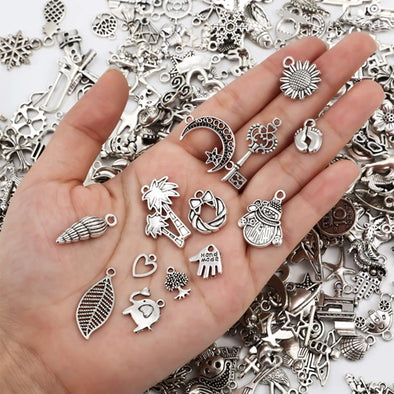 54 Pieces Nail Charms Rhinestones Heart Nail Charms Dangle Nail Jewelry 3D  Dangle Nail Charms Crystal Metal Nail Gems Nail Flowers Jewelry Studs for  Nail DIY (Classic Style Gold) Classic Style Gold